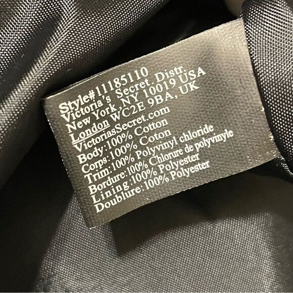 Victoria’s Secret Plaid 2020 Tote Red Black White With Gold Logo - Picture 10 of 10